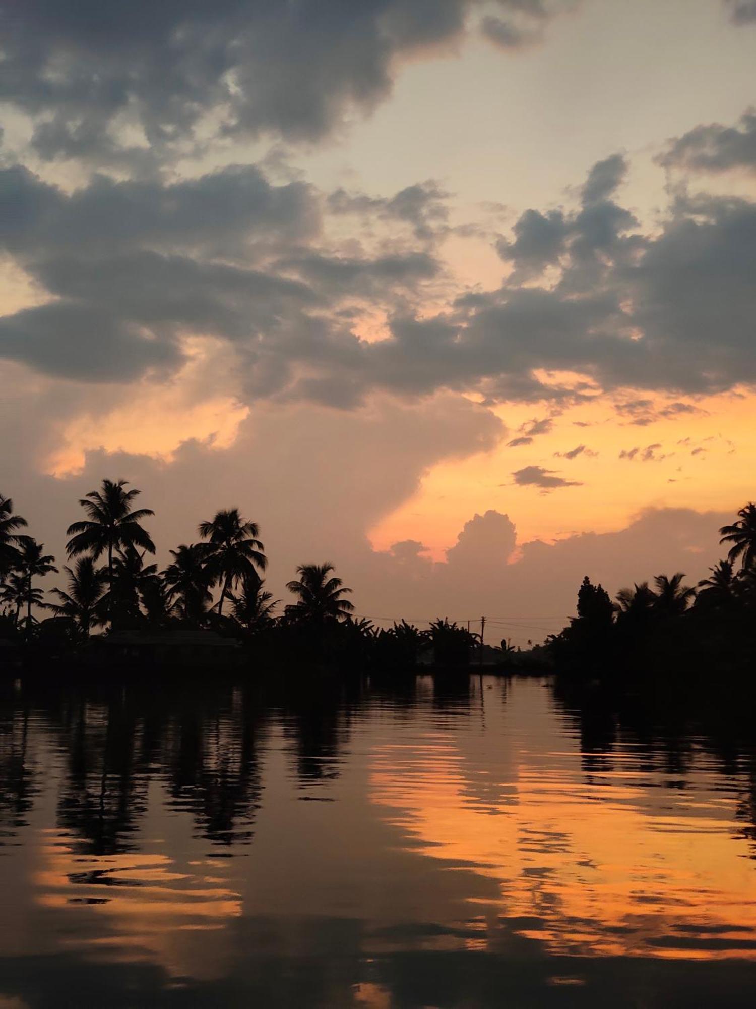 Jeehaa Homestay Alappuzha Buitenkant foto
